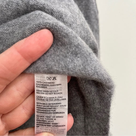 Saks Fifth Avenue 100% Cashmere Gray Turtleneck Tunic Length Sweater Size XS - Picture 9 of 9